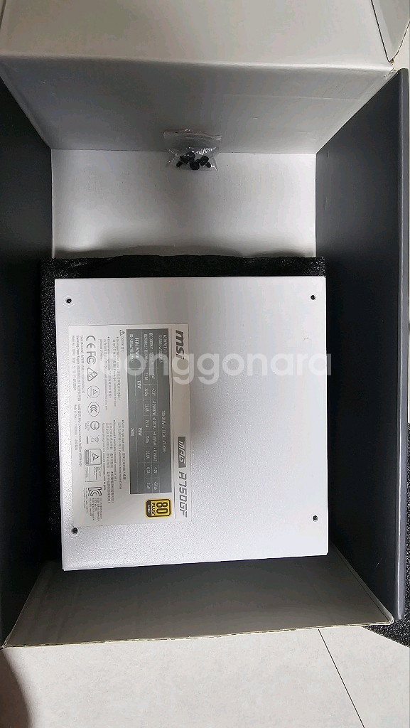 MSI A750GF white 파워--1