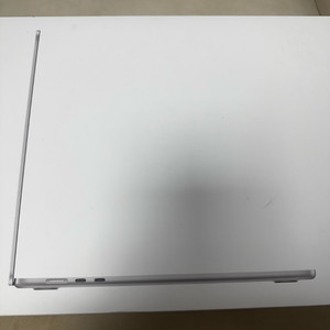 맥북에어 m4 15인치 16gb 256gb 실버 팝니다