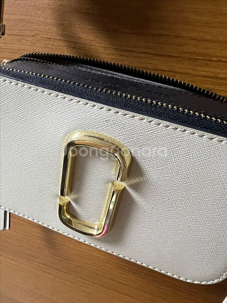 마크제이콥스 카메라백--1