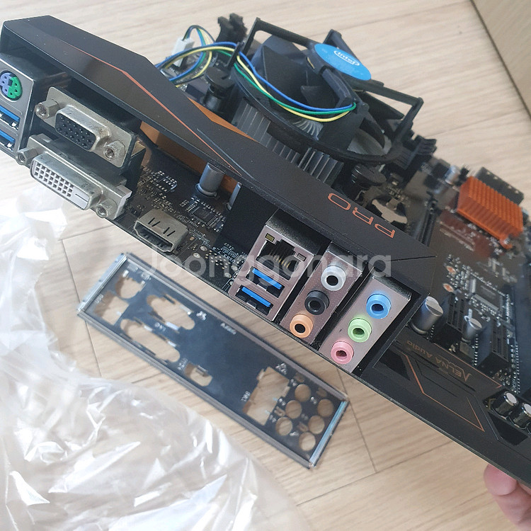 잘작동 인텔 6세대 6600 cpu B150 메인보드--5