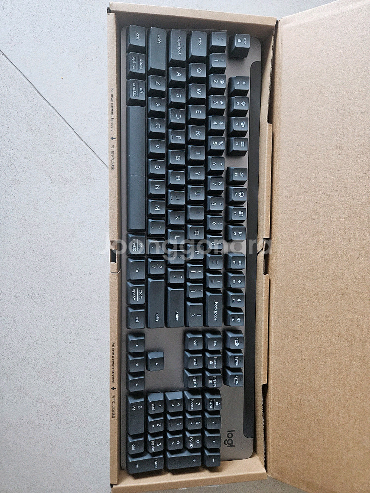로지텍 k865 무선 기계식키보드--0