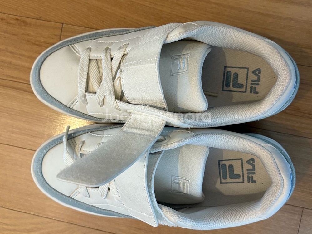 FILA 흰색 운동화 240mm--6