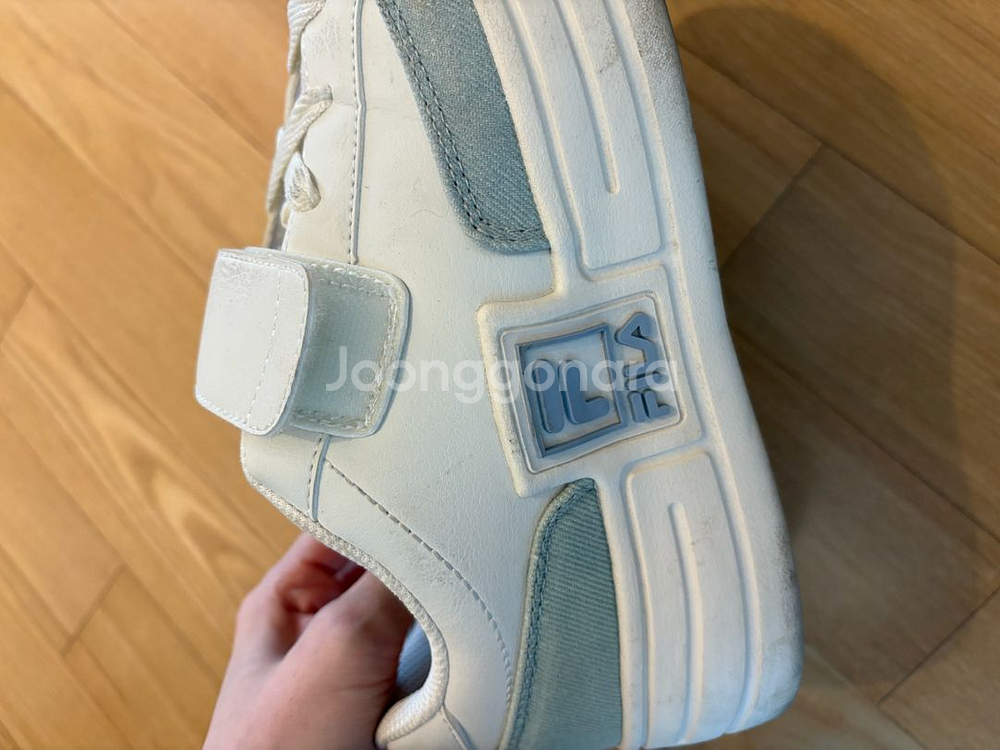 FILA 흰색 운동화 240mm--4