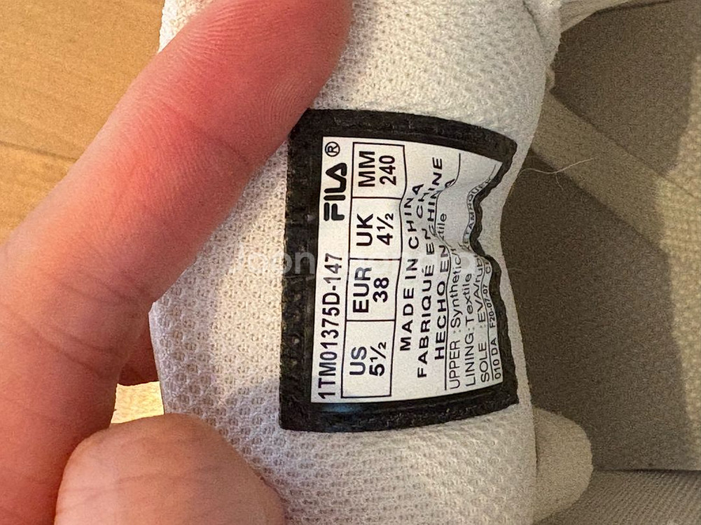 FILA 흰색 운동화 240mm--5