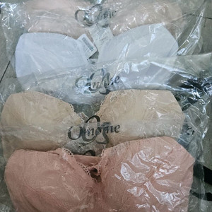 오모네 75B 새 브라 팝니다