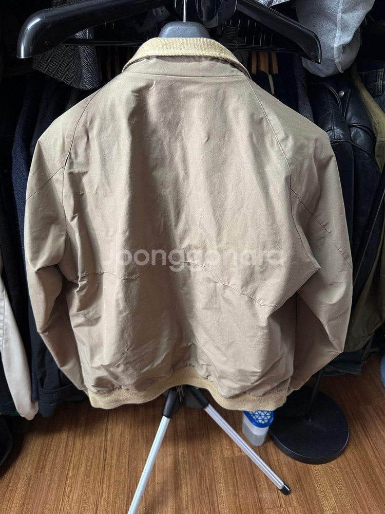 바라쿠타 g9 헤링턴 자켓 베이지 40사이즈--1
