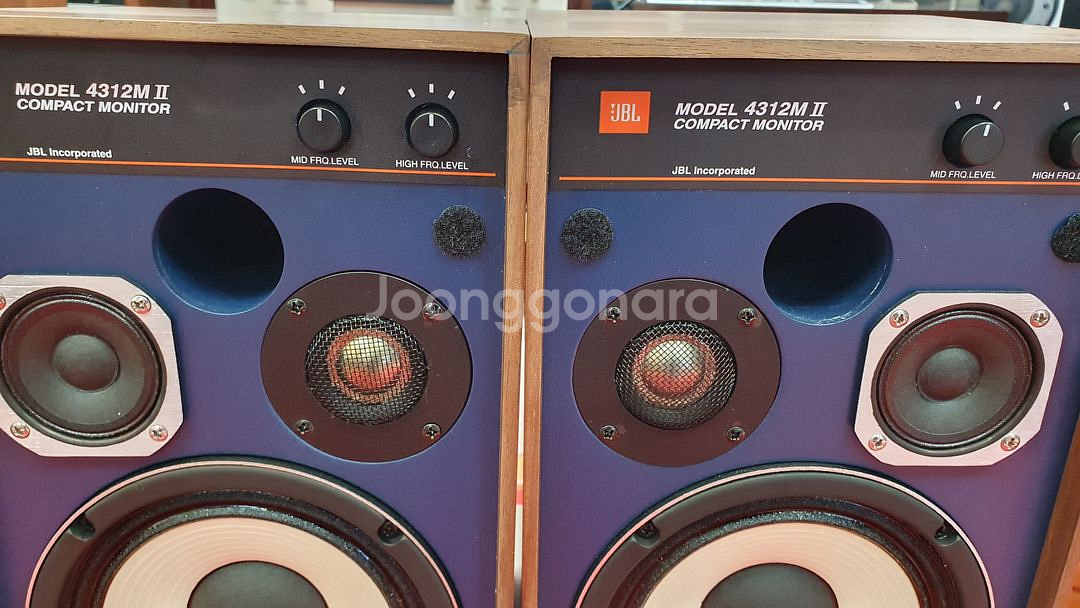 JBL4312M2스피커/원박스/단순개봉/초민트급--1