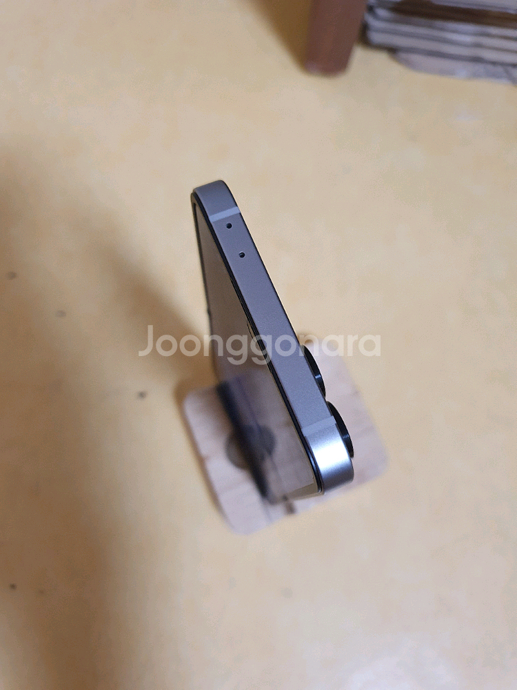 갤럭시 z플립6 256G AA급 액정교체--1