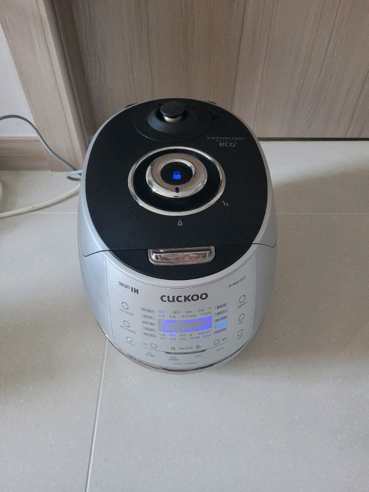 쿠쿠압력솥 6인용 고화력--2