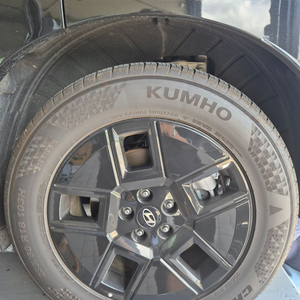 싼타페mx5 18인치 순정휠+타이어 한대분 판매