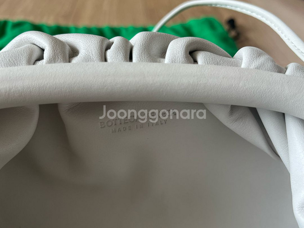 보테가 베네타 파우치 백 (만두백) 스몰--2