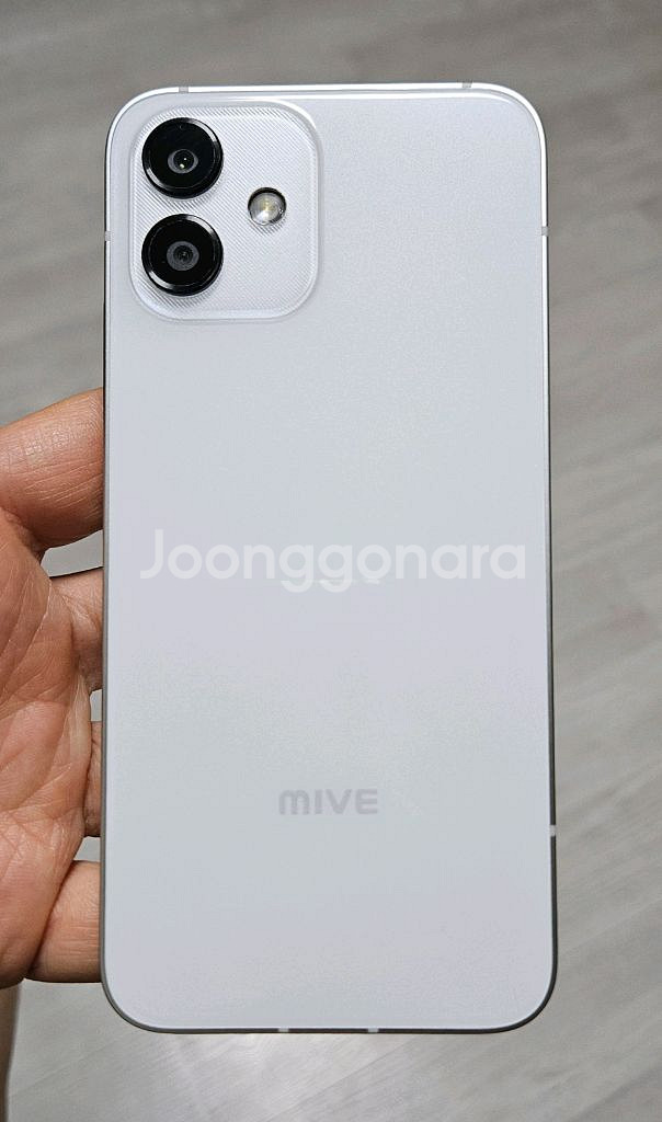 마이브 시나모롤키즈폰 화이트 128GB 싸게 팝니다.--1