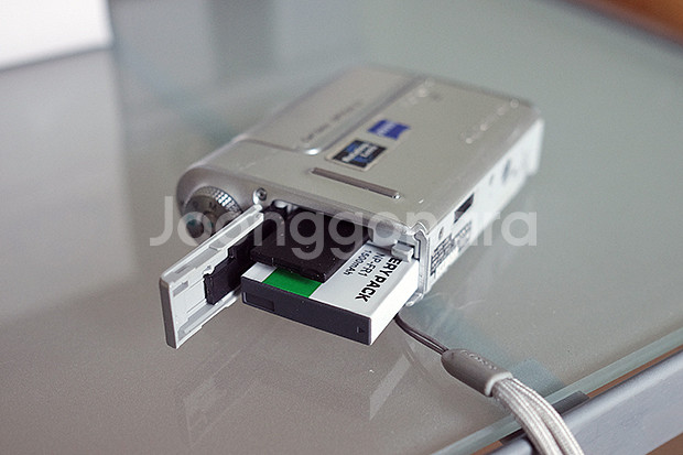 유니크한 디자인 소니 사이버샷 DSC-F88 팝니다--7