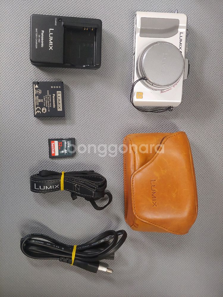 파나소닉 DMC-LX5 카메라입니다.--0