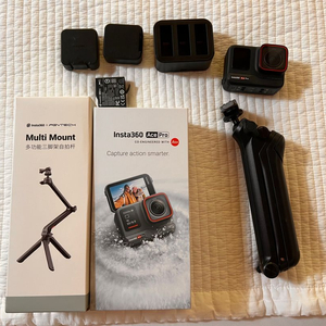 Insta360 Ace Pro 크리에이터 + 배터리