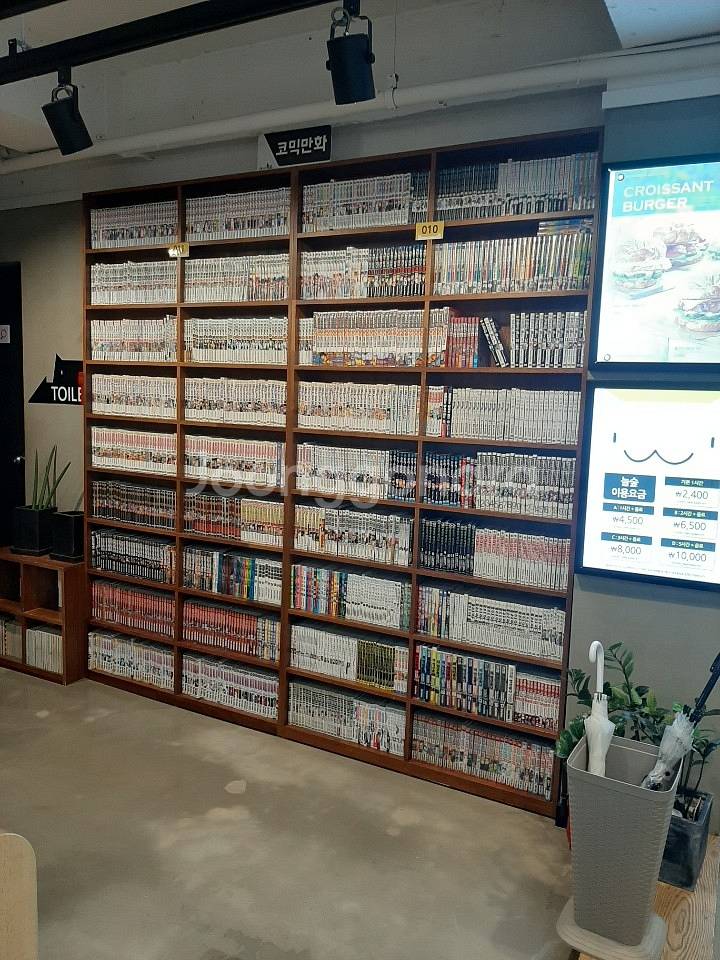 로맨스소설 3천권 250만원 50권 5만원 만화카페책장--0