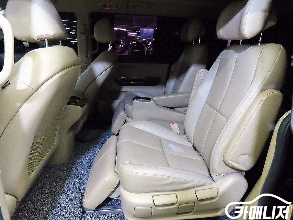 [기아]올 뉴 카니발 디젤 7인승 하이리무진 VIP # 이미지