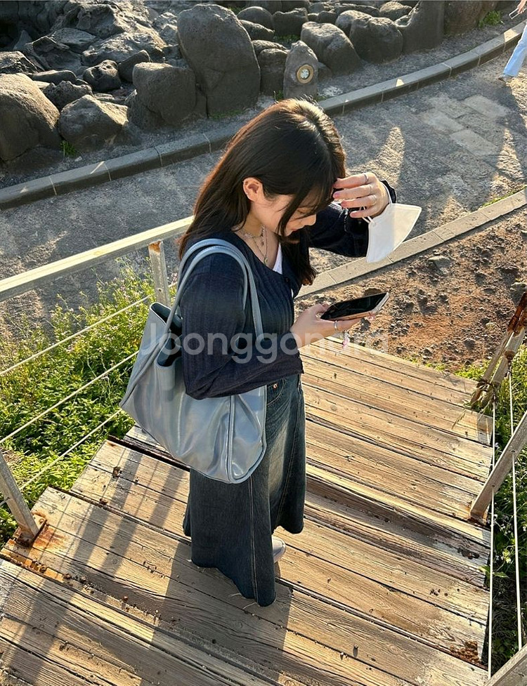 하늘색 스카이블루 라이트블루 애쉬 블루 소라 숄더백--2