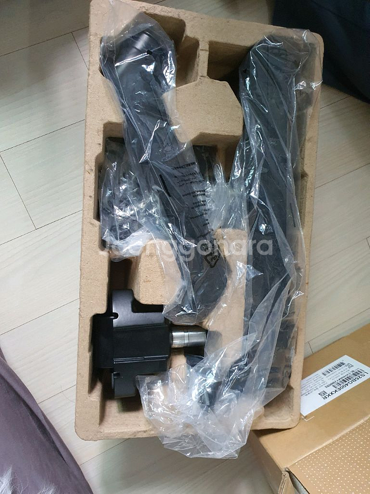 루나랩 싱글 모니터암 판매합니다.--1