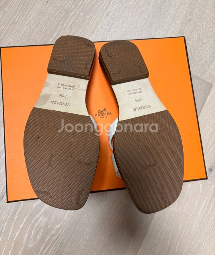 에르메스 오란36.5(카프스킨) 화이트색상 팝니다--3