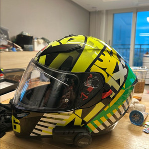 AGV K3헬멧 탑미사노 L(앱코블투장착됨) 팝니다.