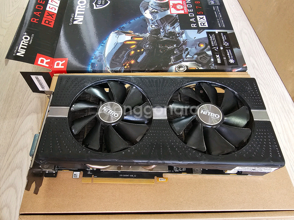 사파이어 Nitro+ Radeon RX 570 4gb--0