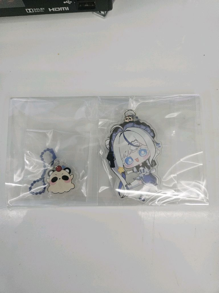 스텔라이브 린 리제 아크릴스탠드 키링--3