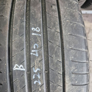 225/40R/18인치 타이어3개 팝니다