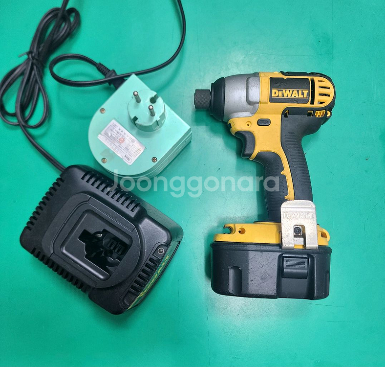 디월트 DC835 충전임팩드라이버 (USA) 14.4V--1