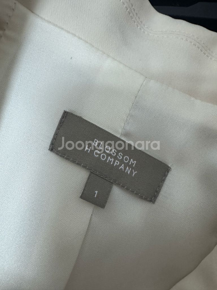 여성 블러썸에이치컴퍼니 아이보리 폴리 맥코트--2