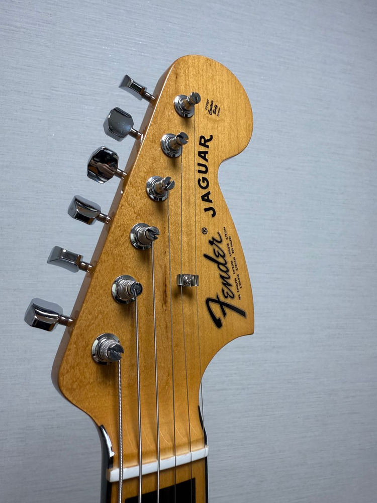 펜더 재규어 빈테라2 일렉기타 이미지