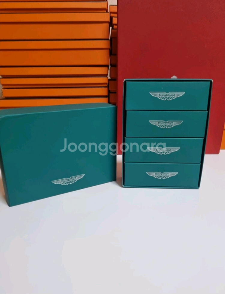애스턴 마틴 db11--1