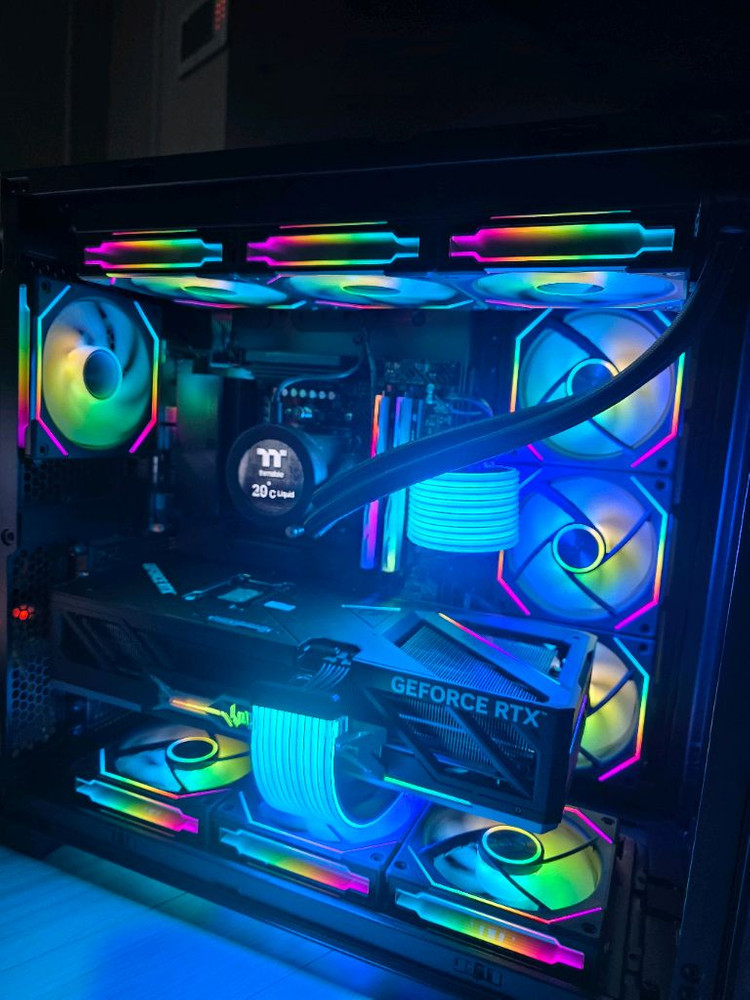 9800X3D RTX5080 불칸본체 팝니다 이미지