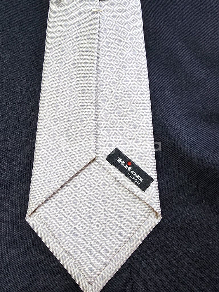 kiton 더블 4폴드 타이 입니다.--1