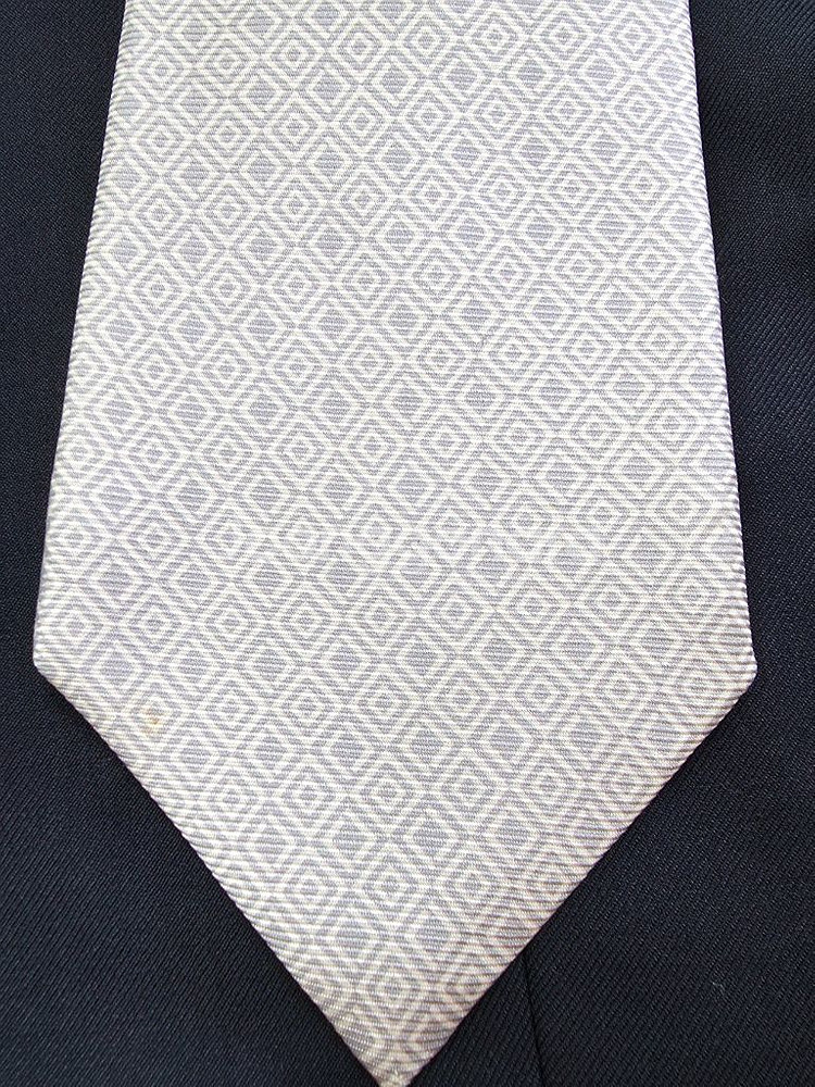 kiton 더블 4폴드 타이 입니다.--0