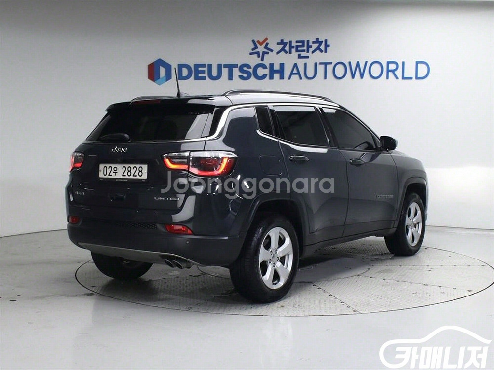 [지프]컴패스 2세대 2.4 AWD 리미티드 (5인승)--1