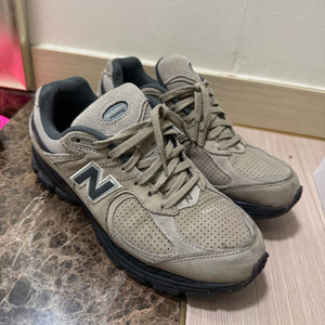 뉴발란스 M2002REG 270사이즈