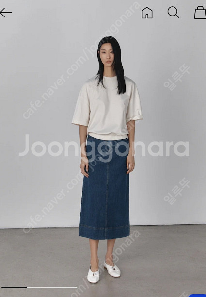 르베이지 LEBEIGE 백밴딩 데님 스커트 77 사이즈--0