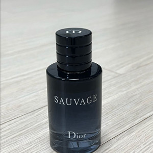 디올소바쥬 60ml( 70%이상남음)