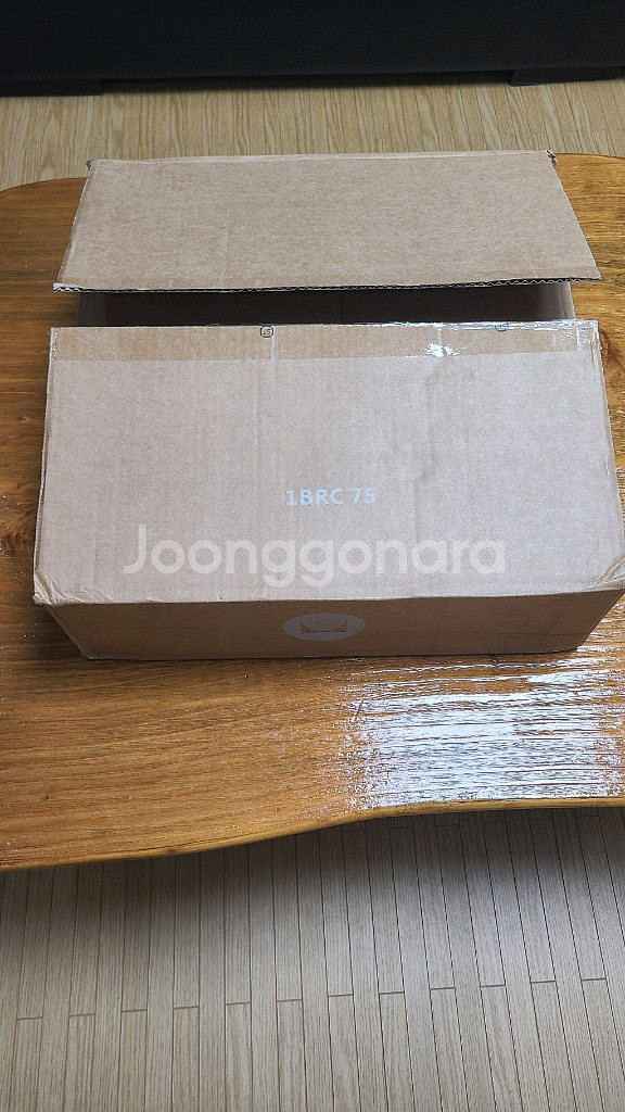 허먼밀러 올린 모니터암 팝니다.--2