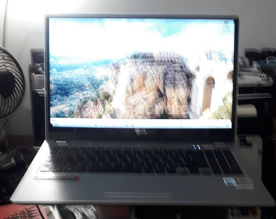 노트북. 데스크 탑을 원하시나요?win11메뚜기--0