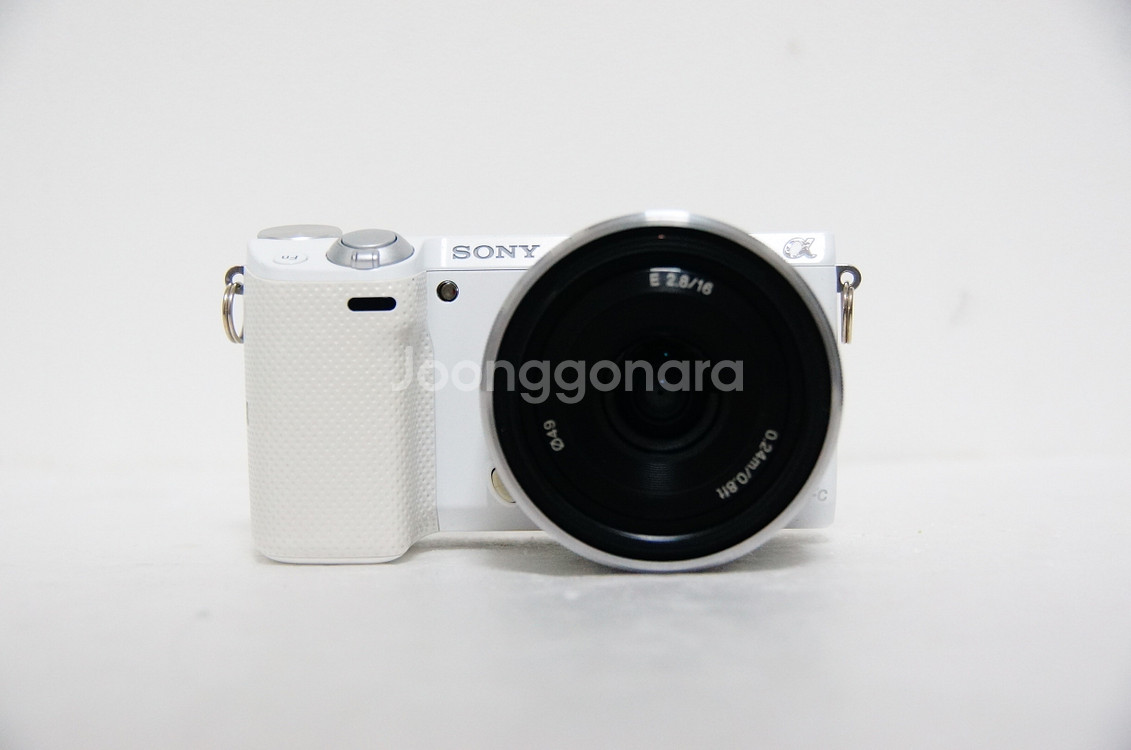 [소니] NEX-5T 화이트 5,752컷 팝니다.--1