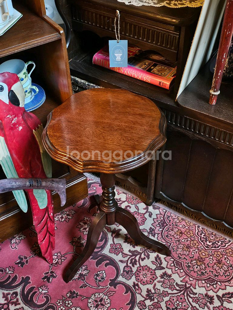 영국 빈티지 와인테이블--3