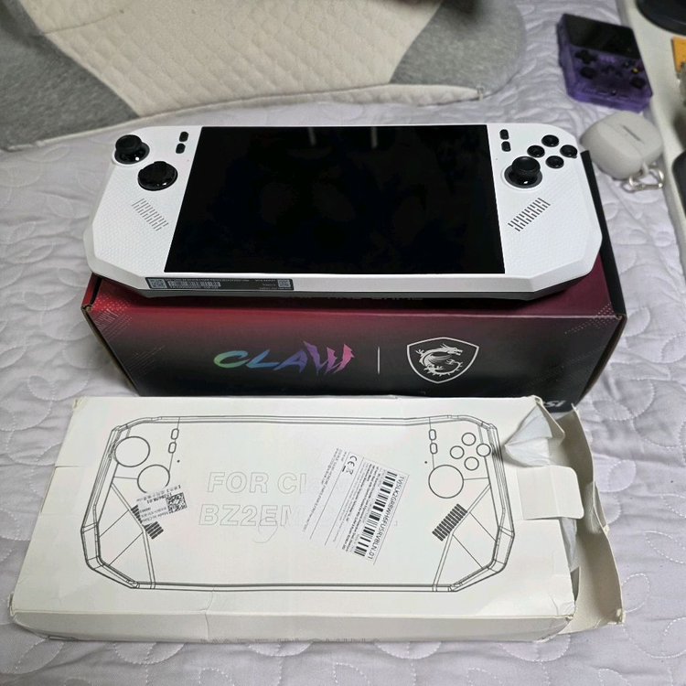 MSI Claw A8 1테라--0