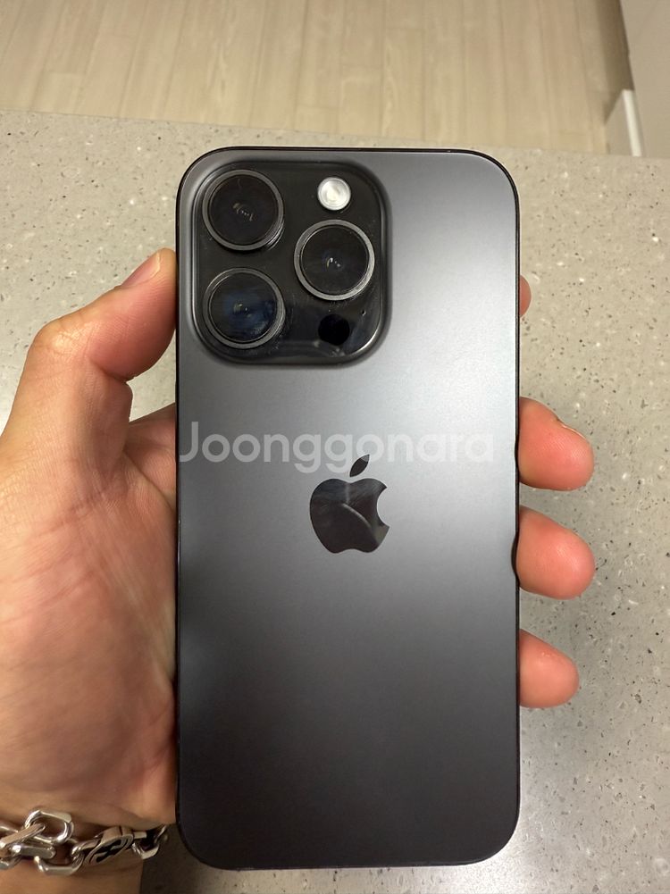 아이폰 15프로 블랙티타늄 128GB A급 케이스포함--0