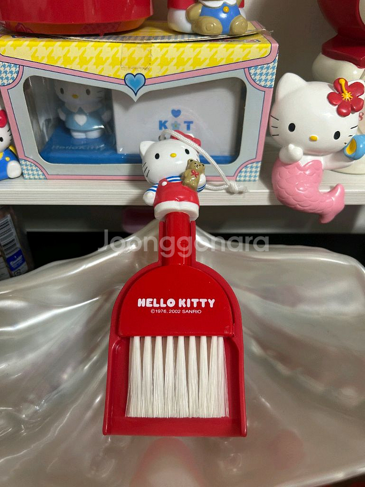 산리오 고전키티 빗자루--0