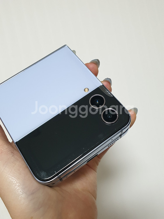 갤럭시 Z플립4 5G 블루 256기가 판매합니다--1