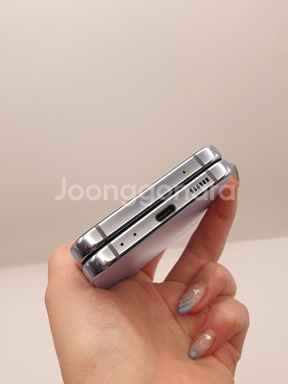 갤럭시 Z플립4 5G 블루 256기가 판매합니다--3