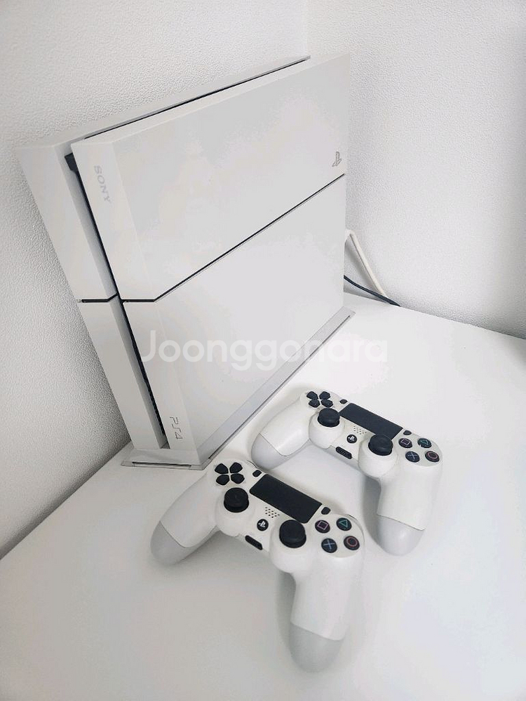 ps4 화이트 (컨트롤러 2개)--0