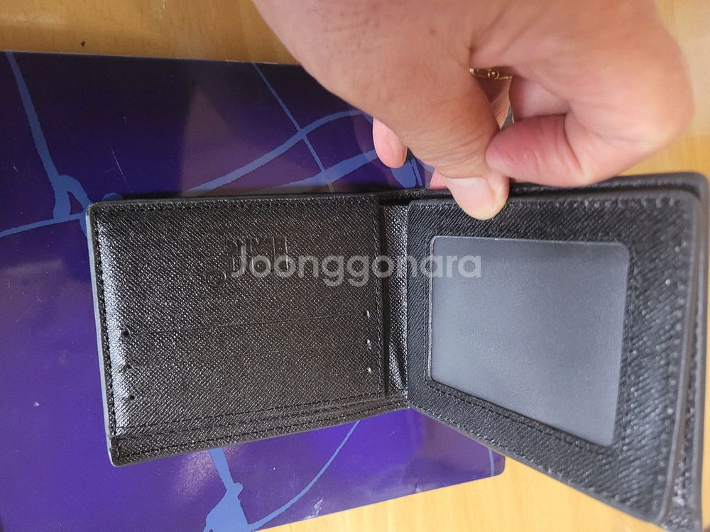 몽블랑 검정 가죽 반지갑--3